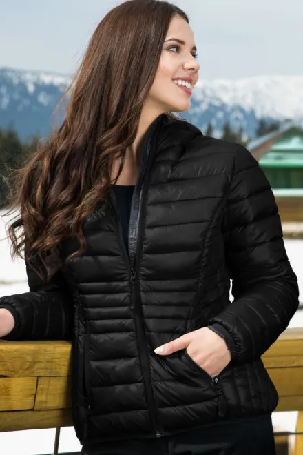 Daamide tepitud jakk, must